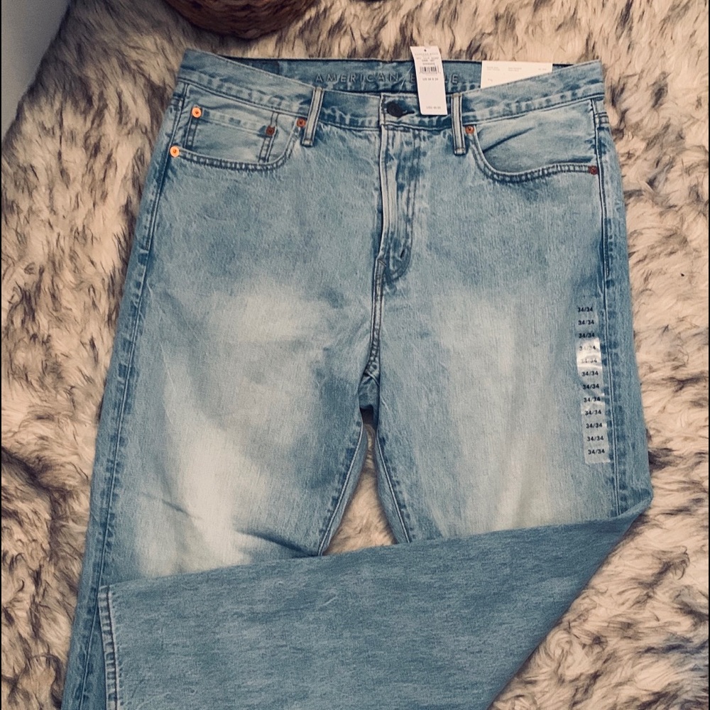 American Eagle men’s jeans